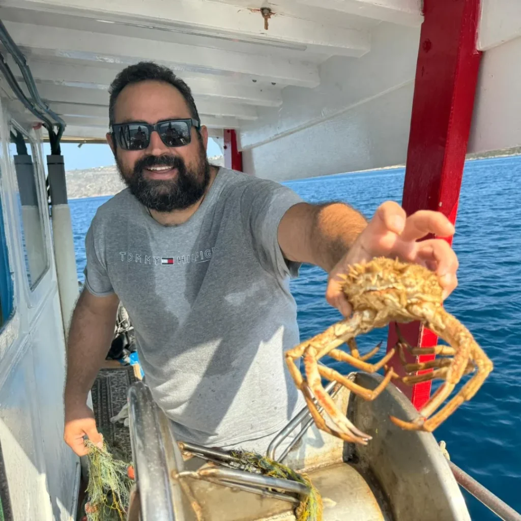 fishingtripskalives manolis with crab fishingtripskalives manolis with crab